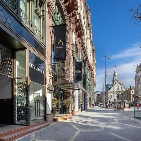 Ultra Location Апартаменты