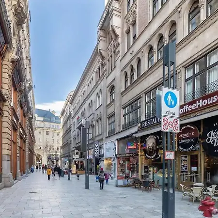 Ultra Location Apartament *