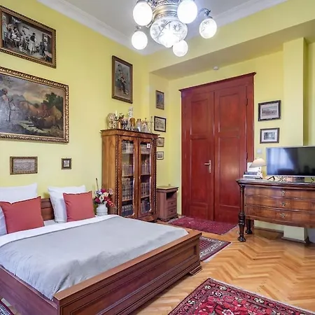 Ultra Location * Budapesta